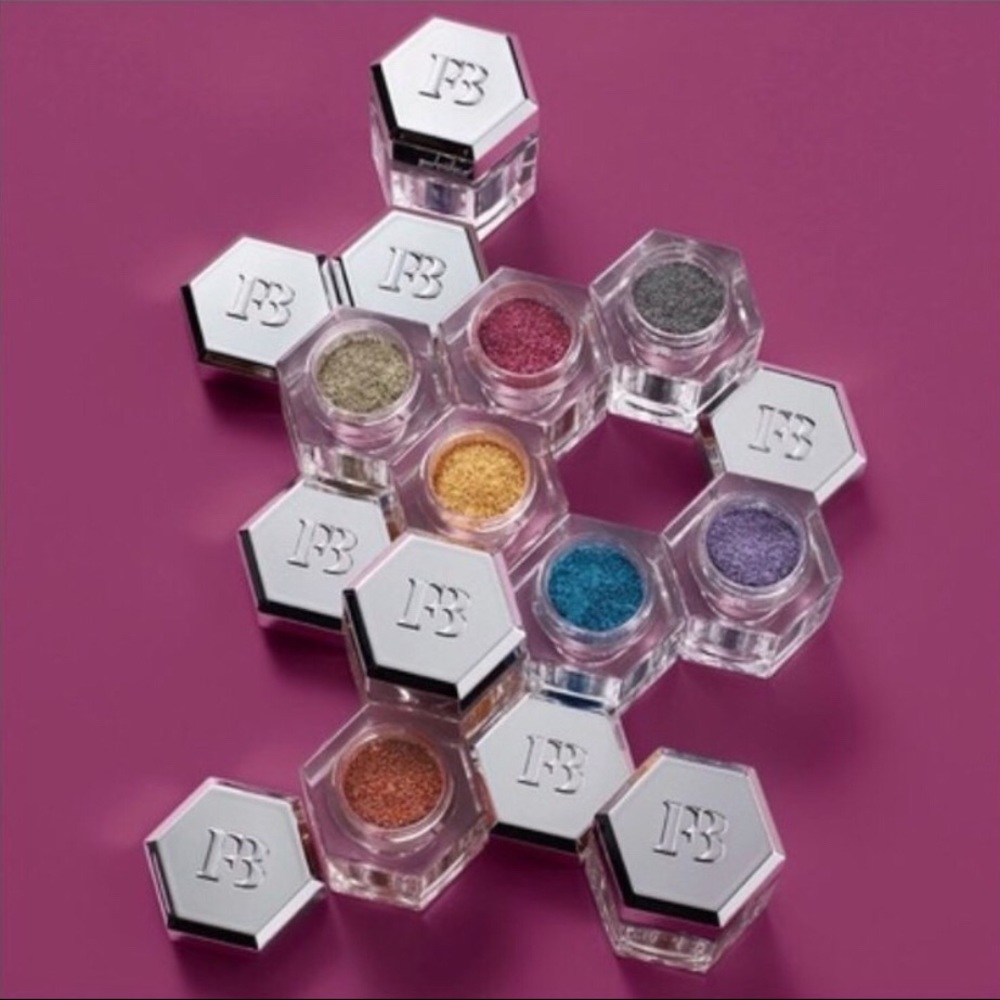 Fenty Beauty |  Avalanche All Over Metallic Loose Powder